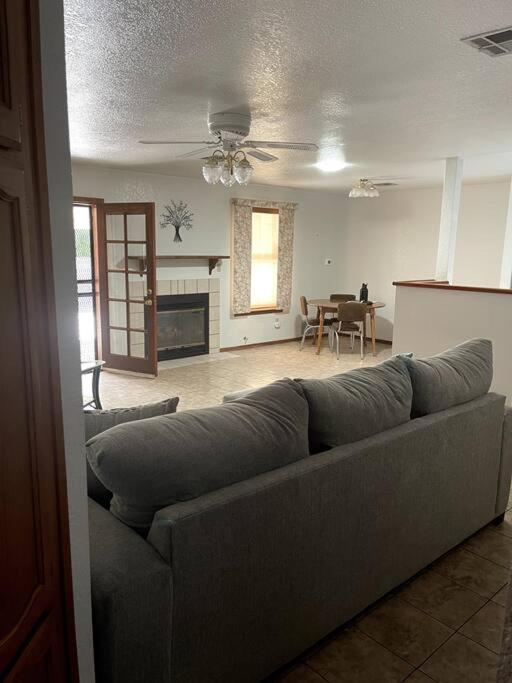 Townhouse, Two Car Garage, Fireplace Back Yard Las Cruces Exteriér fotografie