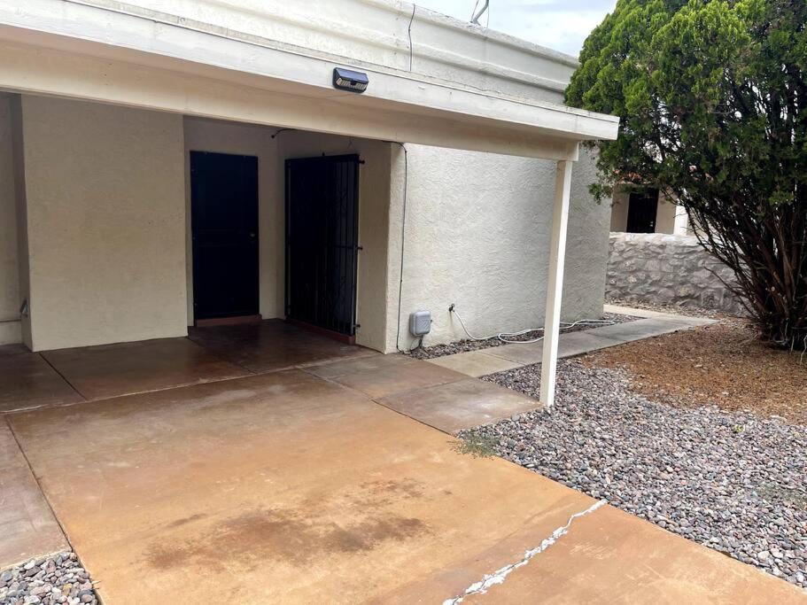 Townhouse, Two Car Garage, Fireplace Back Yard Las Cruces Exteriér fotografie
