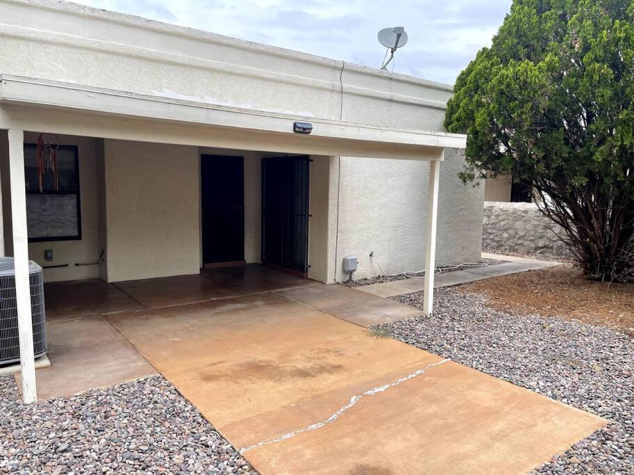 Townhouse, Two Car Garage, Fireplace Back Yard Las Cruces Exteriér fotografie
